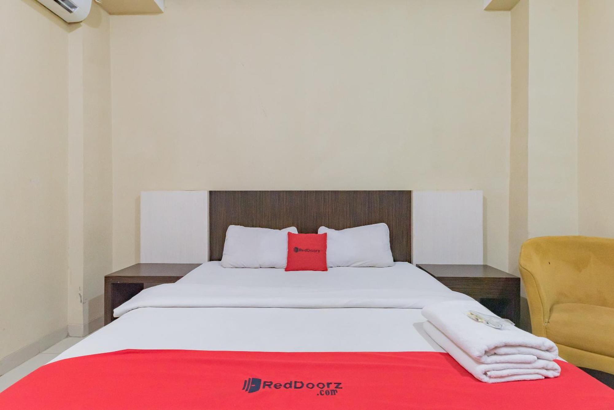 Reddoorz At La Mega Near Pasar Pagi Cirebon Hotell Eksteriør bilde